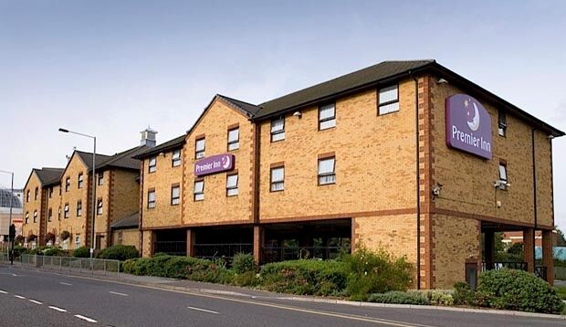Premier Inn London Romford Exterior foto